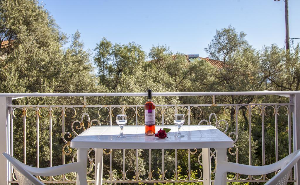 Apolpaina L Apartments Екстериор снимка