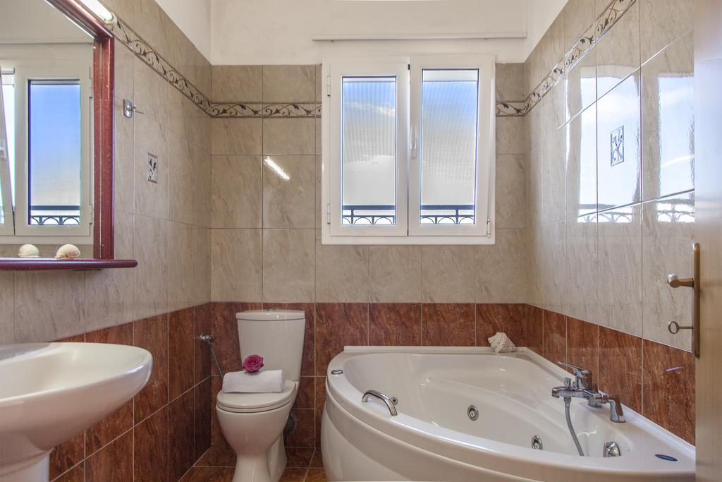 Apolpaina L Apartments Екстериор снимка