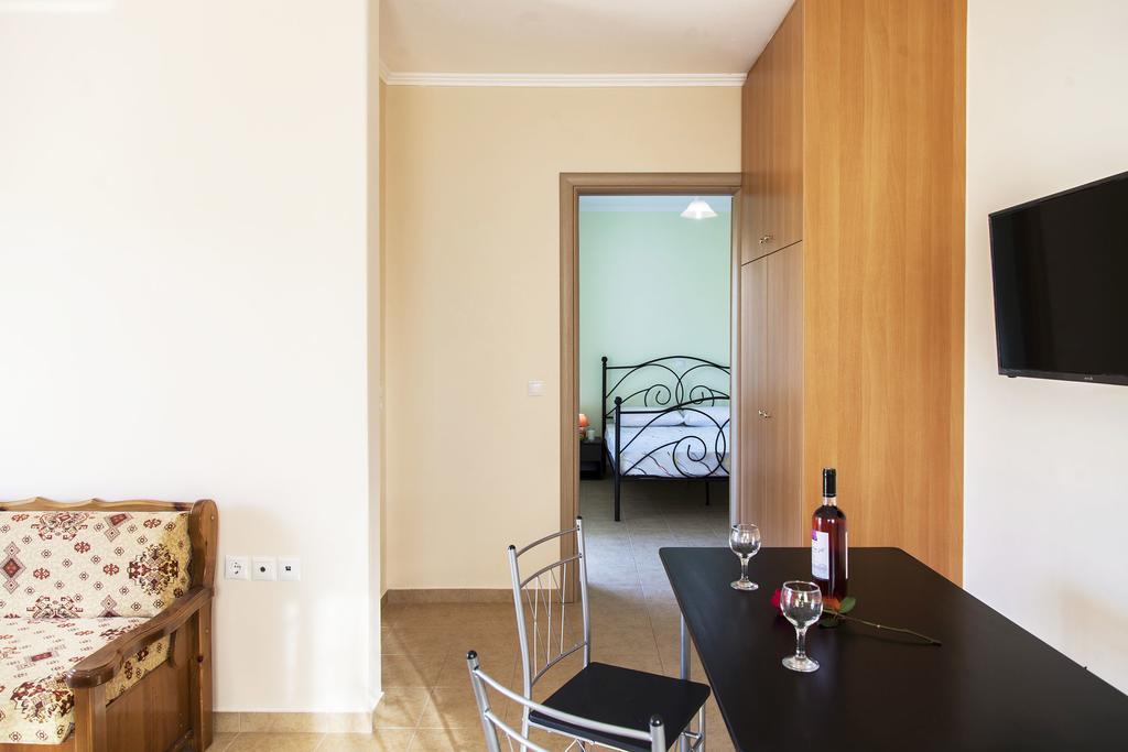 Apolpaina L Apartments Екстериор снимка
